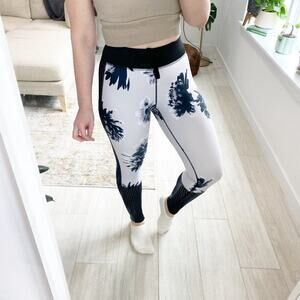 Body Language Phillips Floral Leggings Size Small